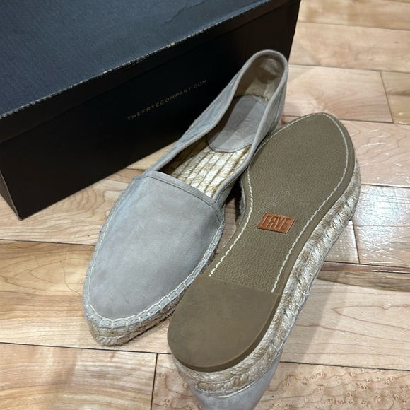 FRYE Khaki Suede Loafers New Size 8 Shoes - Picture 1 of 6